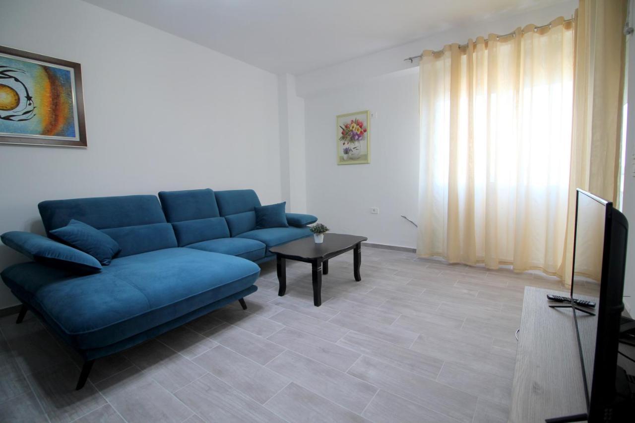 Luxury Sea View Apartaments Sarandë Buitenkant foto