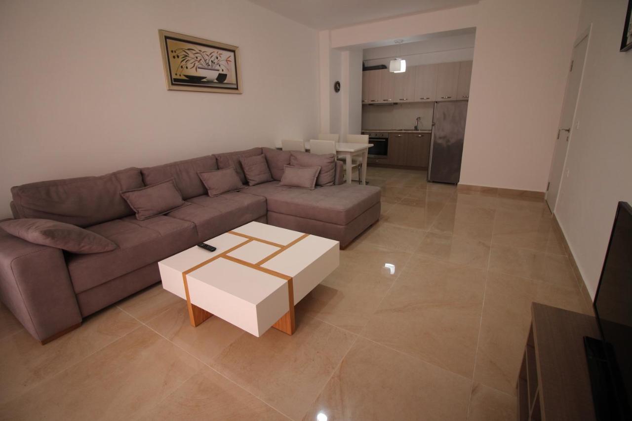 Luxury Sea View Apartaments Sarandë Buitenkant foto