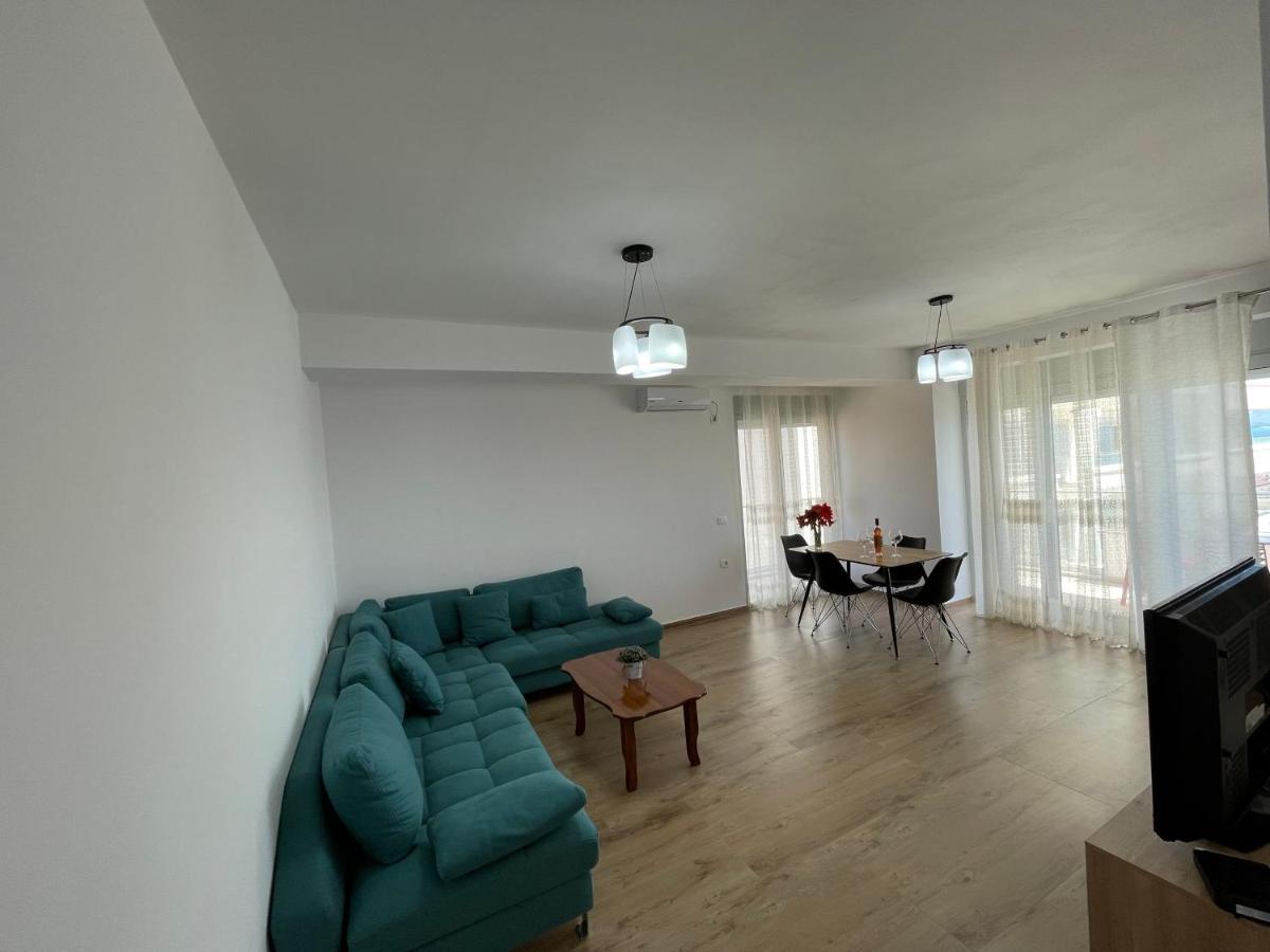 Luxury Sea View Apartaments Sarandë Buitenkant foto