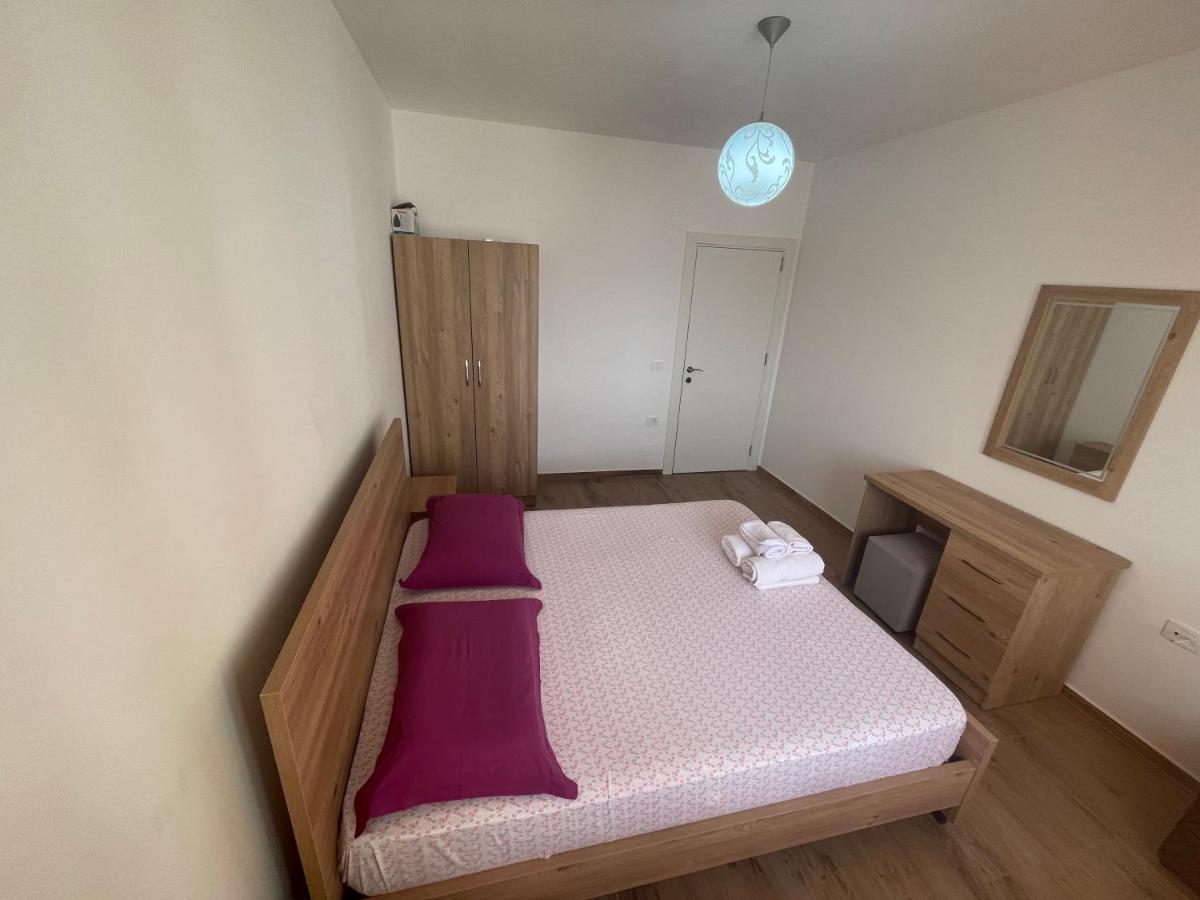 Luxury Sea View Apartaments Sarandë Buitenkant foto