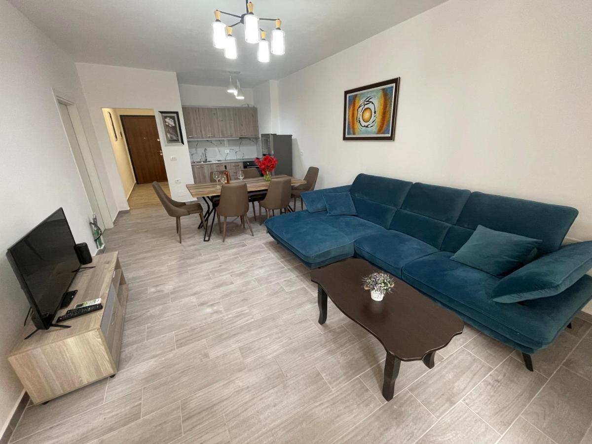 Luxury Sea View Apartaments Sarandë Buitenkant foto