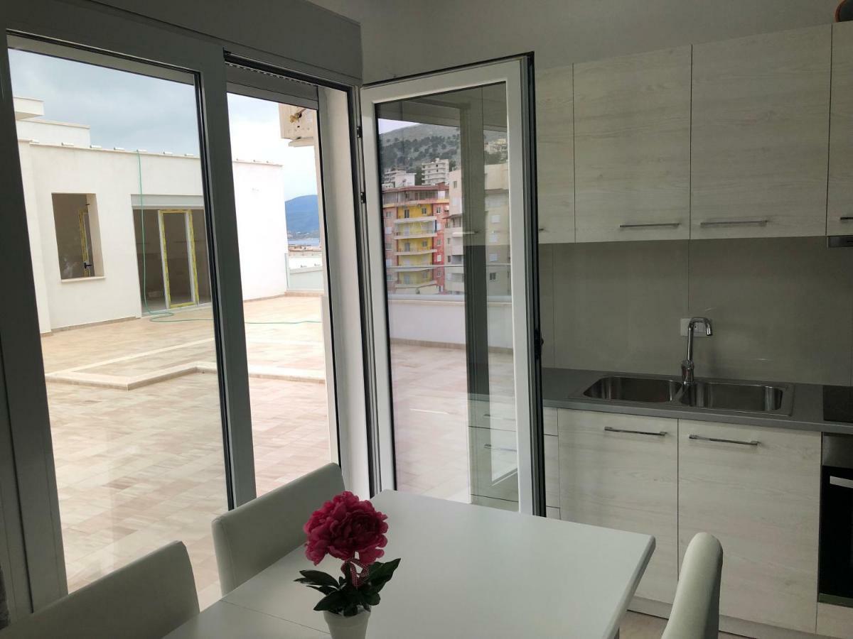 Luxury Sea View Apartaments Sarandë Buitenkant foto